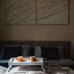 7th Heaven Close To Metro And Center Apartamento *